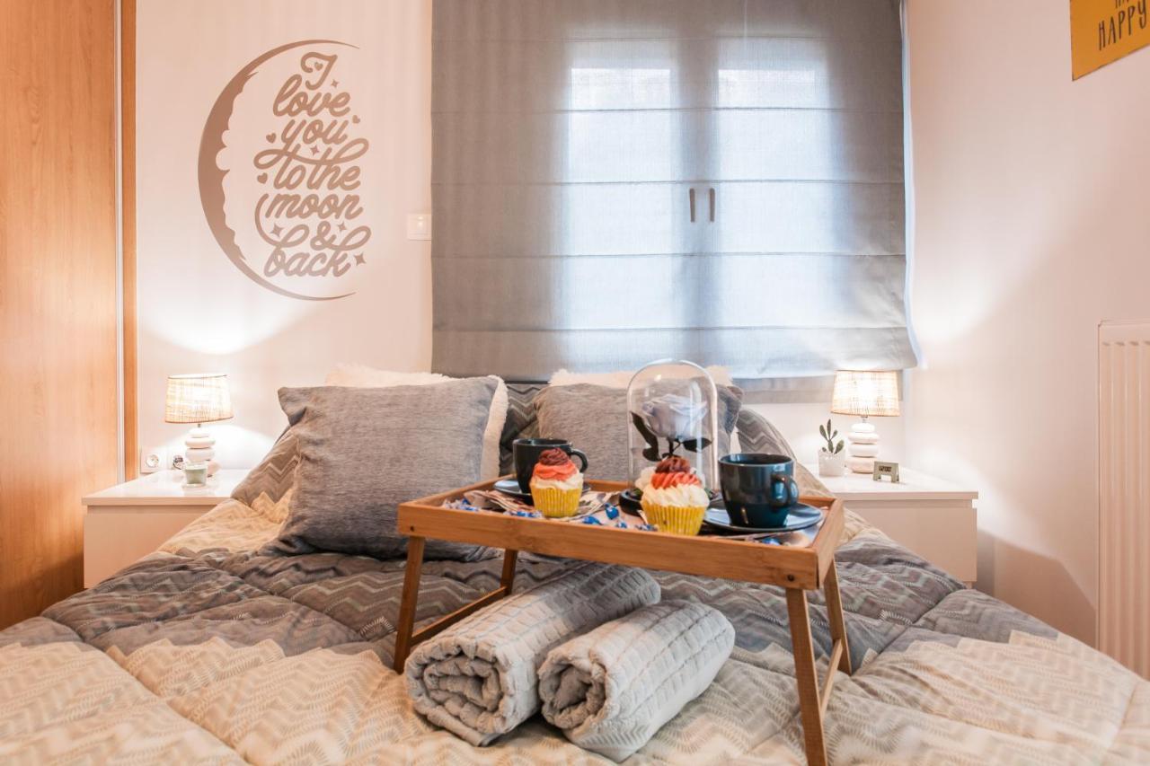 Luxury Seaside Apartment Next To Starbucks Opossite The Beach Park Of Flisvos เอเธนส์ ภายนอก รูปภาพ